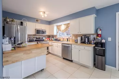 19 Val Sumo Ln, Newark, NJ 07105 - Photo 1