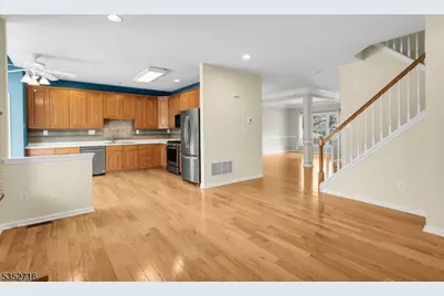 19 Hancock Ct, Bernards Township, NJ 07920 - Photo 12