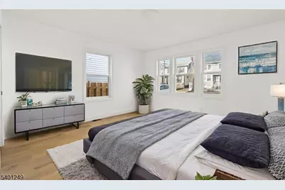 390 Clinton Pl, Newark, NJ 07112 - Photo 12