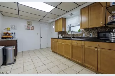 622 Tremont Ave, Orange, NJ 07050 - Photo 6