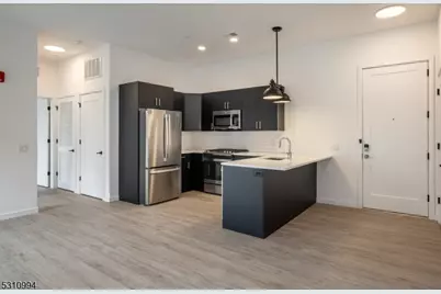 22 Schuyler Pl #405, Morristown, NJ 07960 - Photo 2