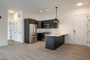 22 Schuyler Pl, Morristown, NJ 07960 - Photo 2