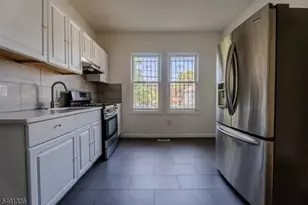 86 Abinger Pl, Newark, NJ 07106 - Photo 16
