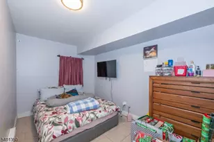 28 Highland St, Paterson, NJ 07524 - Photo 12