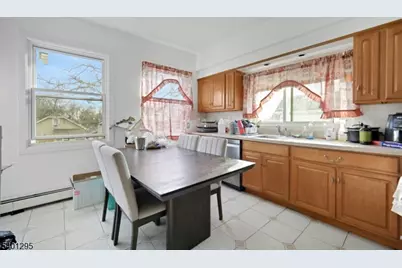 42 Lakeshore Dr #2, Prospect Park, NJ 07508 - Photo 10