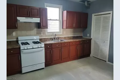 64 Schuyler Ave, Newark, NJ 07112 - Photo 4