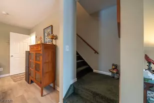 44 Sparrow Cir, Hampton Township, NJ 07860 - Photo 8