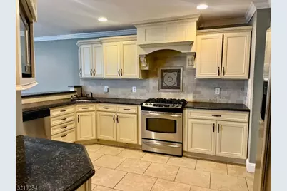 31 Pine Tree Ln, Morris Township, NJ 07950 - Photo 6