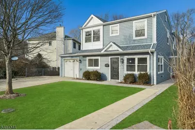 11 Washington Ave #2, Summit, NJ 07901 - Photo 2