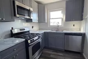 25 Oxford St, Paterson, NJ 07522 - Photo 2