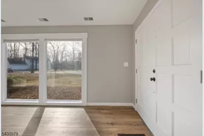 35 Crown Rd, Franklin Township, NJ 08873 - Photo 4