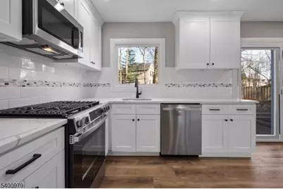 35 Crown Rd, Franklin Township, NJ 08873 - Photo 10