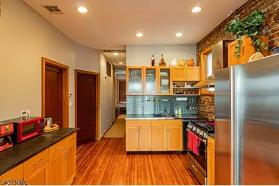 152 Pine St, Cliffside Park, NJ 07010 - Photo 12