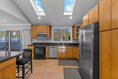 218 Haddenfield Rd, Clifton, NJ 07013 - Photo 6