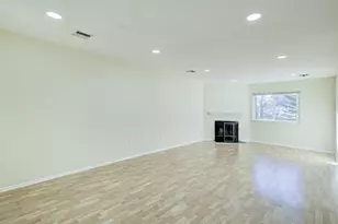 208 Blackberry Ct, Raritan Township, NJ 08822 - Photo 12