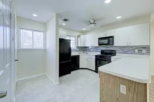 208 Blackberry Ct, Raritan Township, NJ 08822 - Photo 18