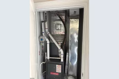 90 Clinton Ave #408, Newark, NJ 07114 - Photo 14