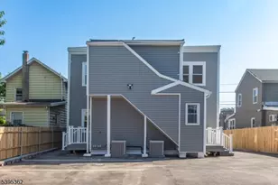 26 Washington St, Montclair, NJ 07042 - Photo 32