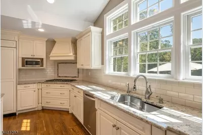 525 Pines Lake Dr, Wayne, NJ 07470 - Photo 16