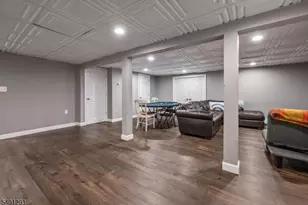 525 Pines Lake Dr, Wayne, NJ 07470 - Photo 32