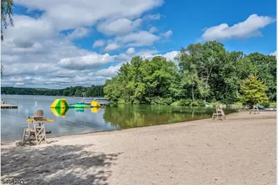 525 Pines Lake Dr, Wayne, NJ 07470 - Photo 44