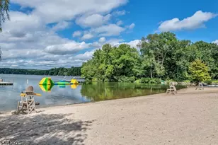 525 Pines Lake Dr, Wayne, NJ 07470 - Photo 44