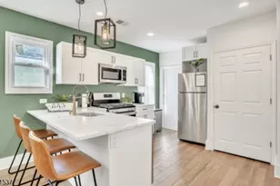 72 Fair St, East Orange, NJ 07017 - Photo 2