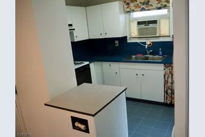 2 S Dover Ave, Franklin Township, NJ 08873 - Photo 6