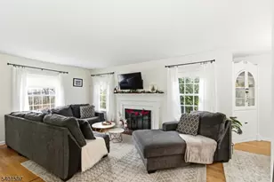 95 Hillside Dr, North Haledon, NJ 07508 - Photo 2