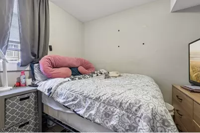 363 Macarthur Ave, Garfield, NJ 07026 - Photo 12