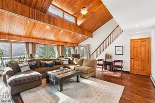 197 Point Breeze Dr, West Milford, NJ 07421 - Photo 2