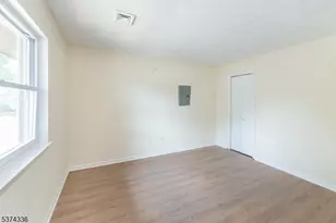 18 Pleasant View Ave, Bloomingdale, NJ 07403 - Photo 8