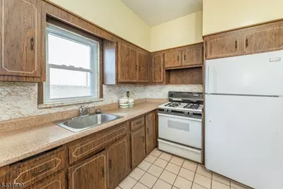 18 Van Rensselear St, Belleville, NJ 07109 - Photo 4