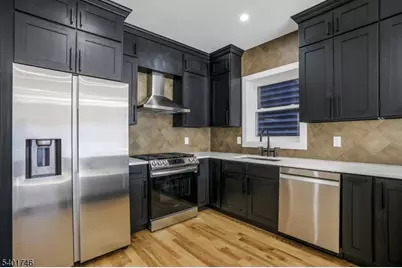 11 Voorhees St, Newark, NJ 07108 - Photo 12