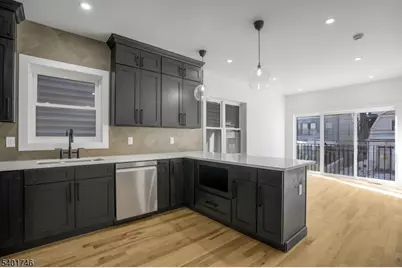 11 Voorhees St, Newark, NJ 07108 - Photo 10