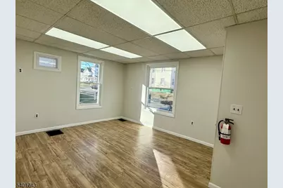 102 Grove St, Somerville, NJ 08876 - Photo 4