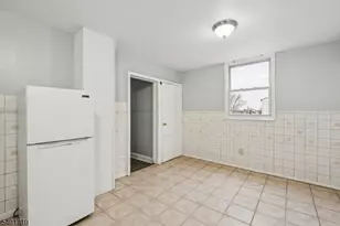 366 Oswald Pl, Union Township, NJ 07088 - Photo 12