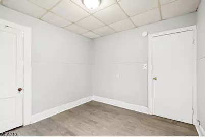 366 Oswald Pl, Union Township, NJ 07088 - Photo 8