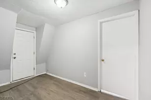 366 Oswald Pl, Union Township, NJ 07088 - Photo 20