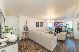 19 Crystal Ln, Paterson, NJ 07501 - Photo 8