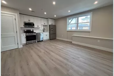 136 Elm St #202, Newark, NJ 07105 - Photo 2