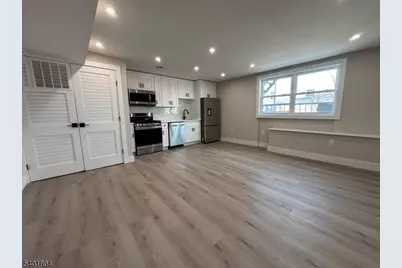 136 Elm St #303, Newark, NJ 07105 - Photo 2