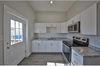 427 E Central Ave, Alpha, NJ 08865 - Photo 2