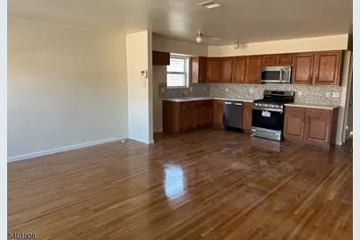 412 W Grand St, Elizabeth, NJ 07202 - Photo 2