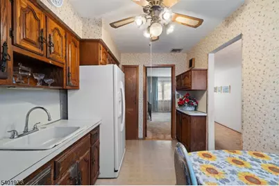 875 Rayhon Ter, Rahway, NJ 07065 - Photo 8