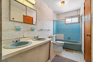 875 Rayhon Terrace, Rahway, NJ 07065 - Photo 14