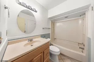 32 Rhea Run, Hampton Township, NJ 07860 - Photo 18