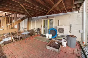 32 Rhea Run, Hampton Township, NJ 07860 - Photo 4