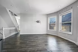 31 Homestead Park, Newark, NJ 07108 - Photo 10