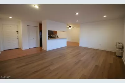 70 Eton Way, Franklin Township, NJ 08873 - Photo 4